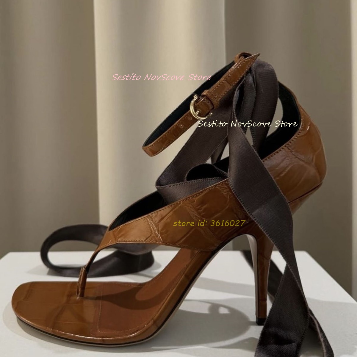 Summer Clothing Offers - Sandali stringati con punta aperta marrone